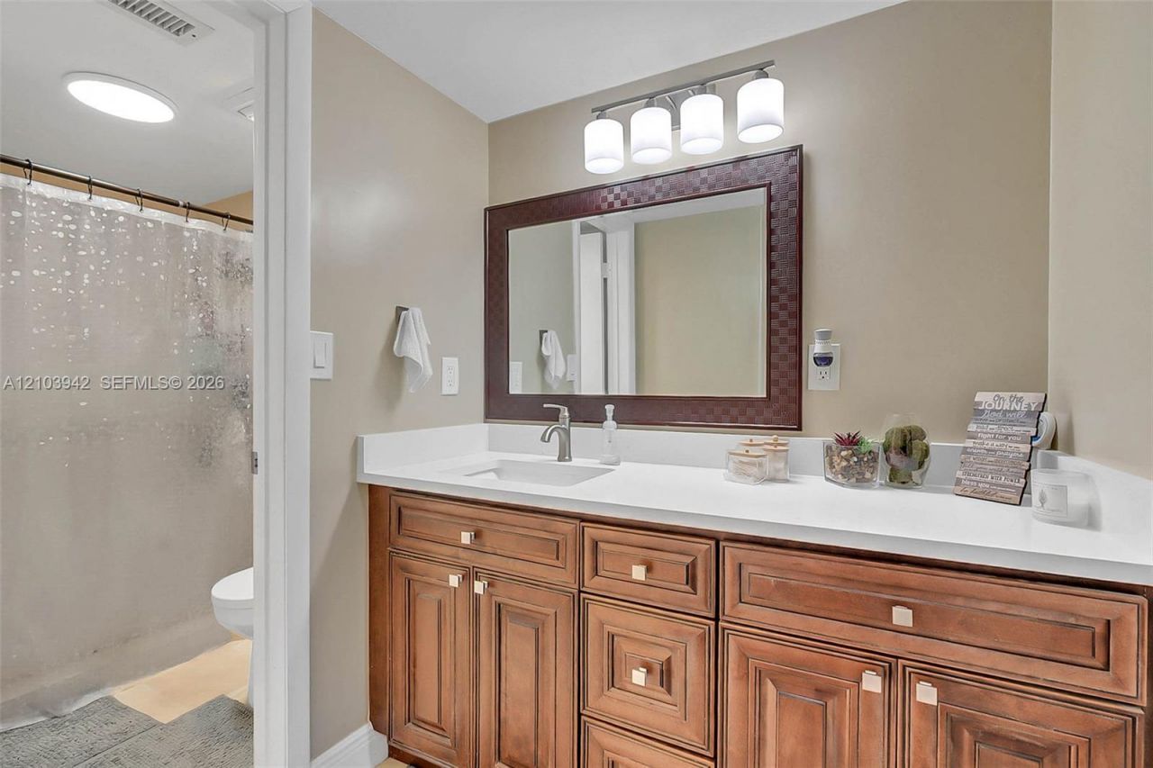 4955 E Sabal Palm Blvd , Unit 111, Tamarac, FL 33319 Photo