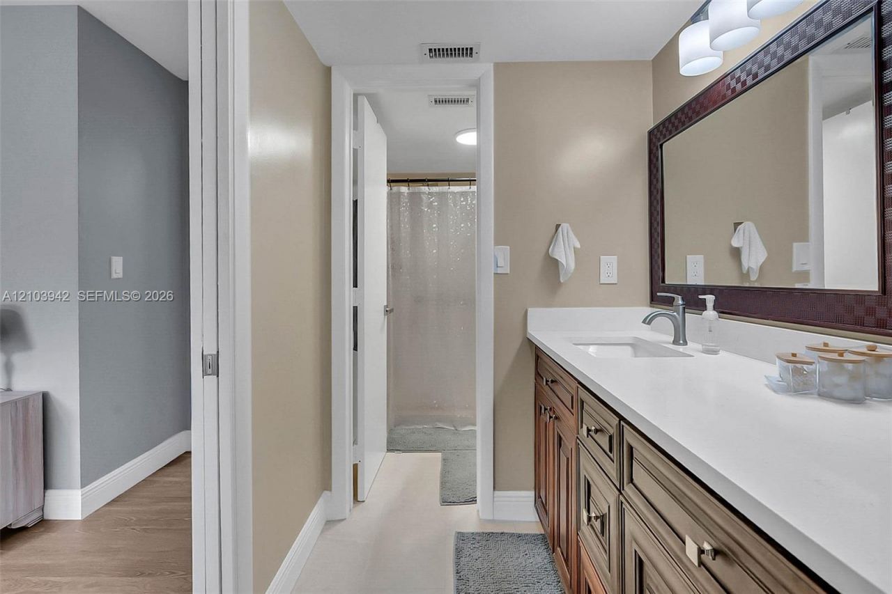 4955 E Sabal Palm Blvd , Unit 111, Tamarac, FL 33319 Photo