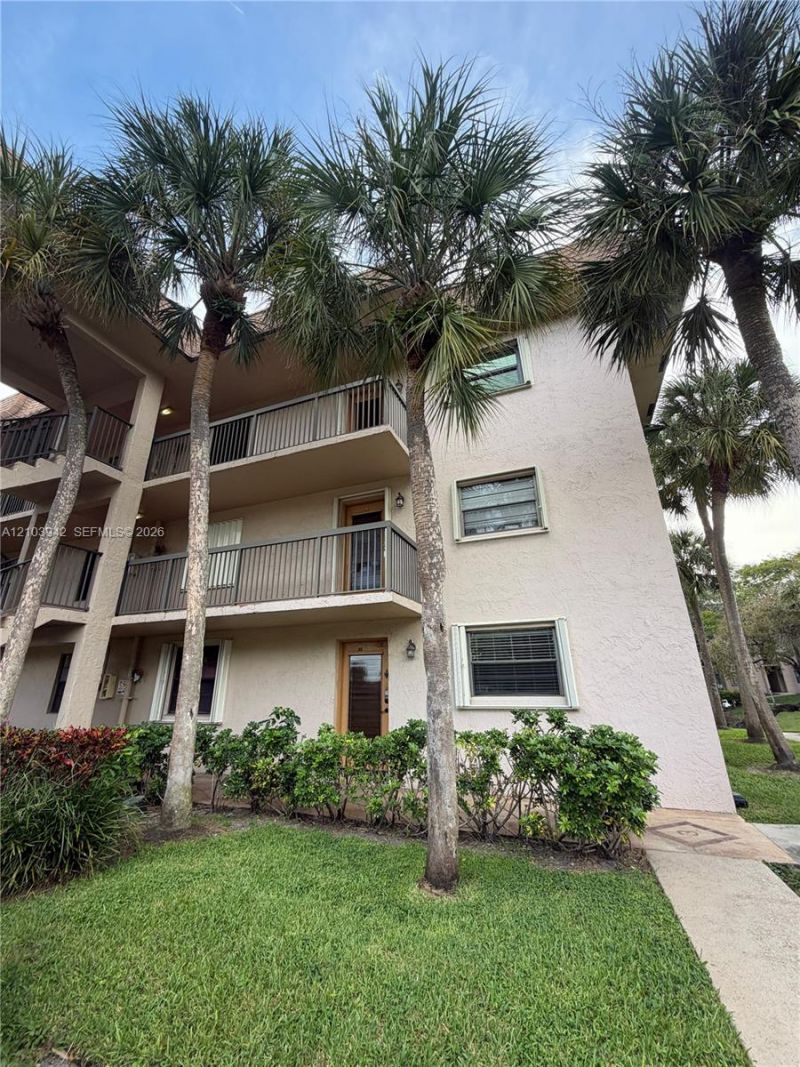 4955 E Sabal Palm Blvd , Unit 111, Tamarac, FL 33319 Photo