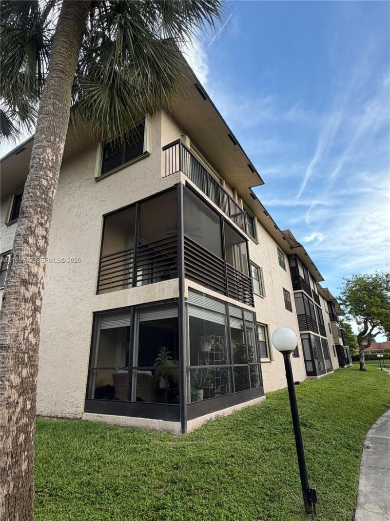 4955 E Sabal Palm Blvd , Unit 111, Tamarac, FL 33319 Photo