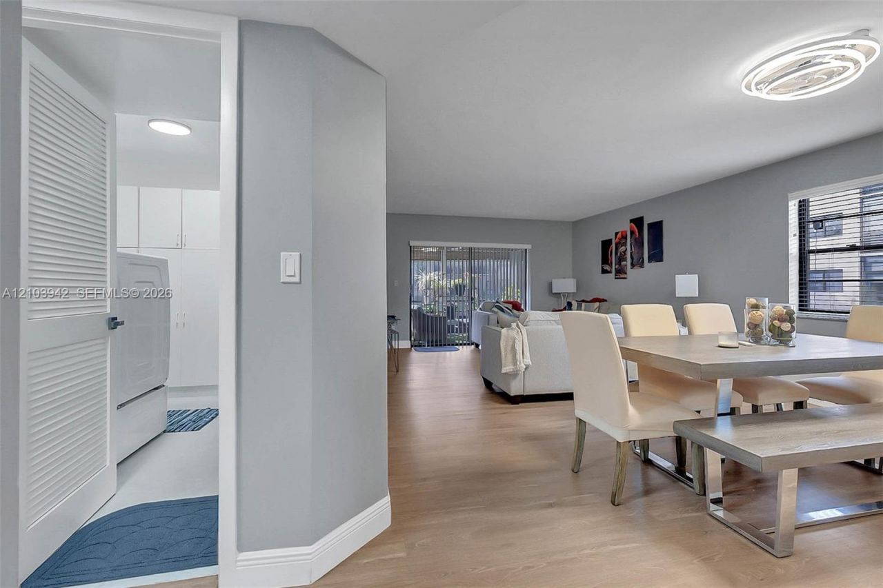 4955 E Sabal Palm Blvd , Unit 111, Tamarac, FL 33319 Photo