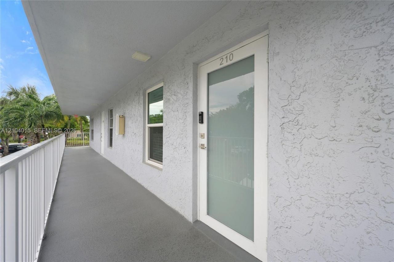 1402 NW 80th Ave, Unit 210, Margate, FL 33063 Photo