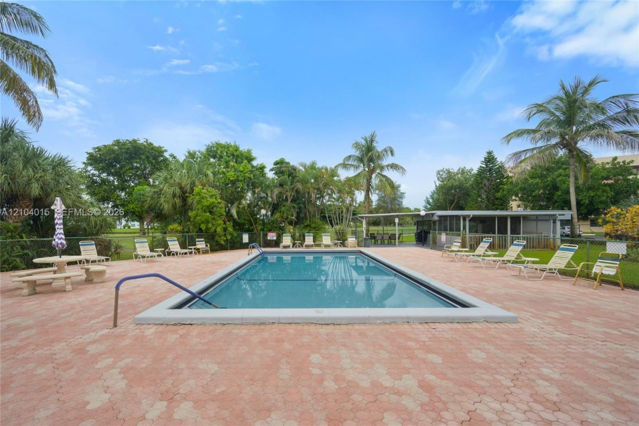 1402 NW 80th Ave, Unit 210, Margate, FL 33063 Photo