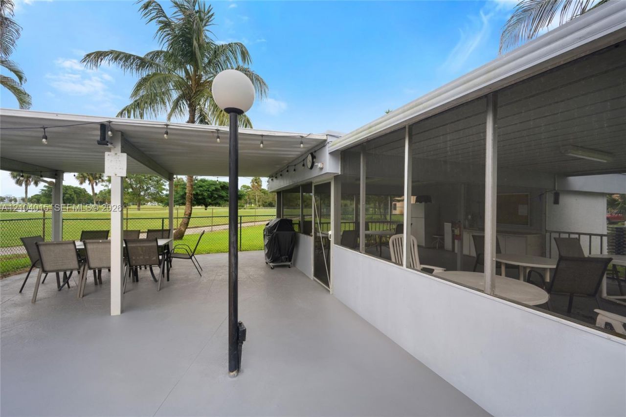1402 NW 80th Ave, Unit 210, Margate, FL 33063 Photo