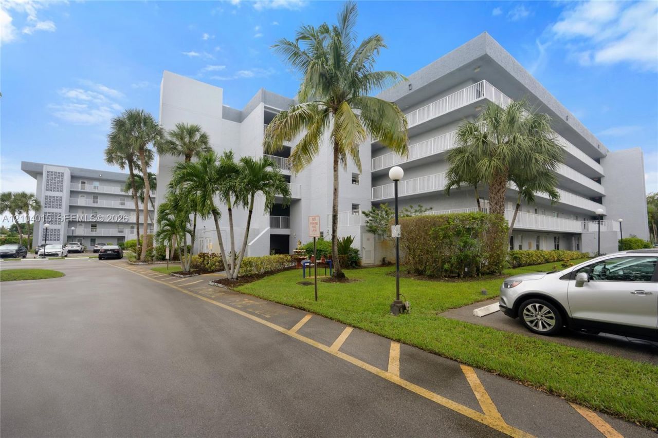 1402 NW 80th Ave, Unit 210, Margate, FL 33063 Photo