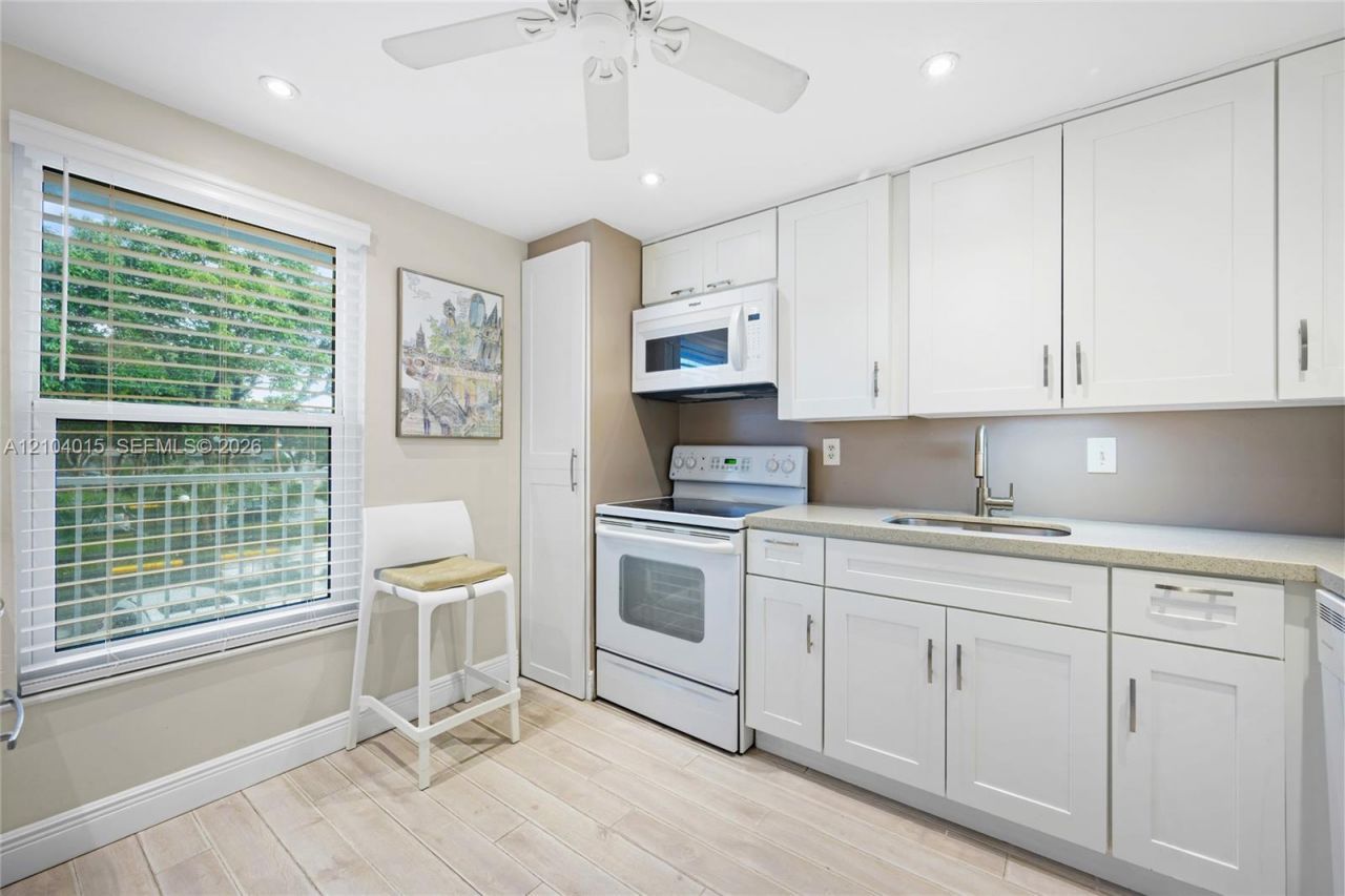 1402 NW 80th Ave, Unit 210, Margate, FL 33063 Photo