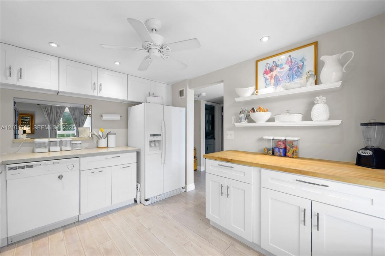 1402 NW 80th Ave, Unit 210, Margate, FL 33063 Photo
