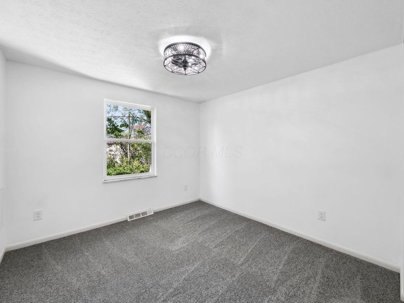 5455 Maple Canyon Avenue , Columbus, OH 43229 Photo 32