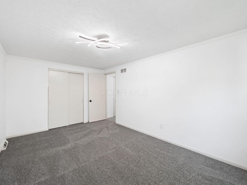 5455 Maple Canyon Avenue , Columbus, OH 43229 Photo 38