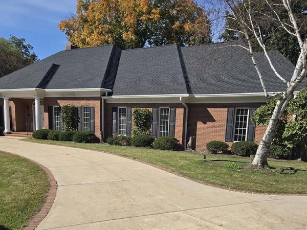 326 BRAEBOURNE COURT, Green Bay, WI 54301