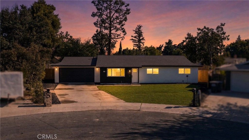 1924 S Tipton Court, Visalia, CA 93292 Main Photo