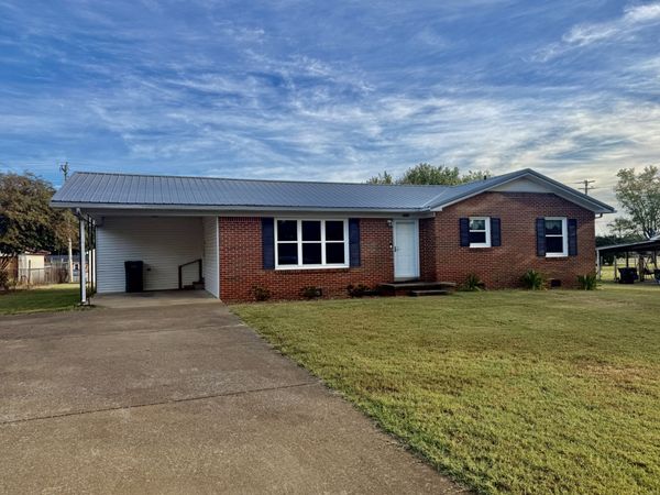 410 Kirk St , Lawrenceburg, TN 38464