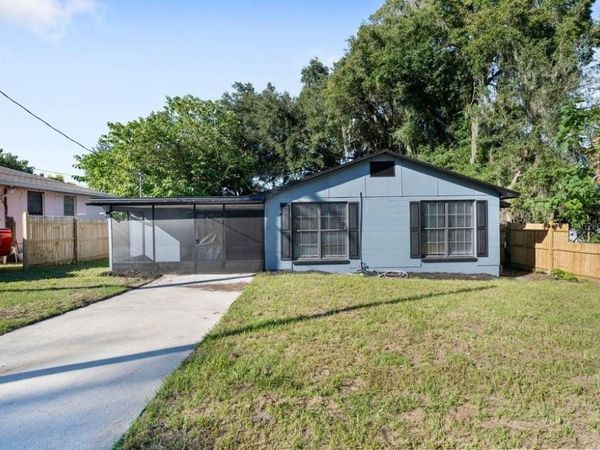 1518 CREST AVENUE, LEESBURG, FL 34748