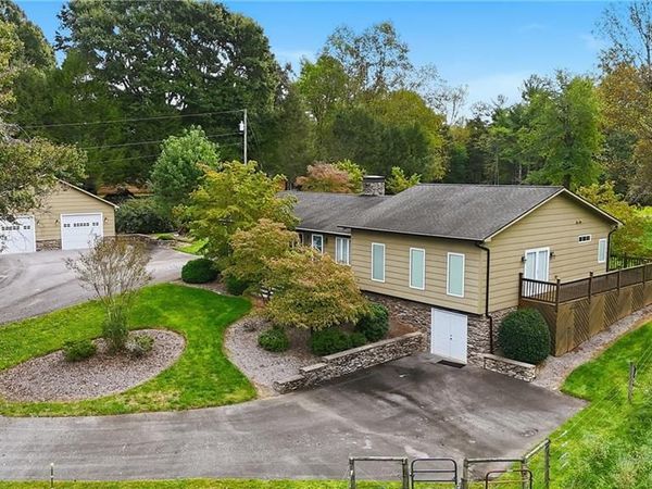1167 New Hope Road, Purlear, NC 28665