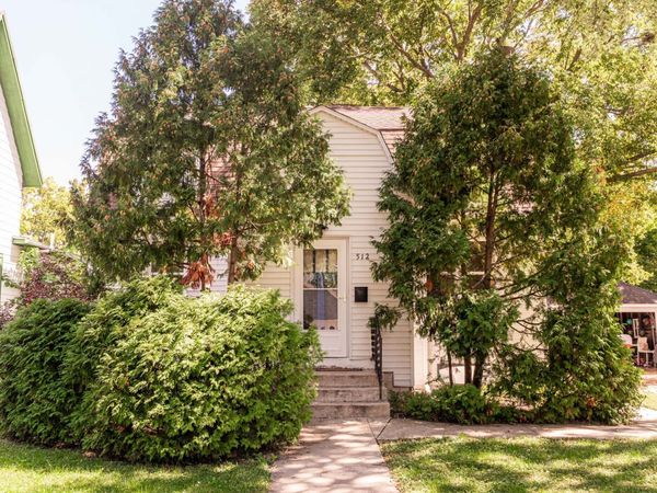 512 N 6th Street , Unit 1st-Floor, DeKalb, IL 60115