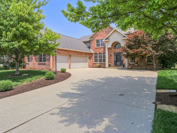 2516 Pinehurst Drive , Champaign, IL 61822