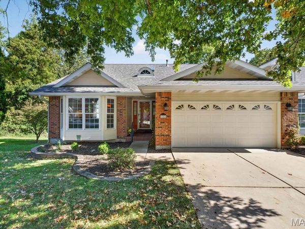 15425 Braefield Drive, Chesterfield, MO 63017