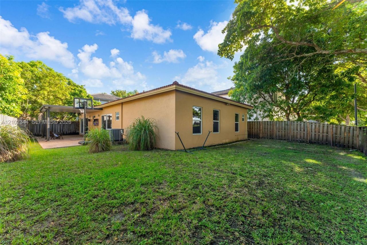 9064 SW 215th Ter, Cutler Bay, FL 33189 Photo