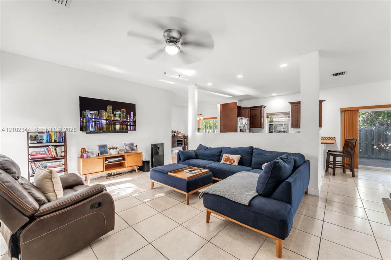9064 SW 215th Ter, Cutler Bay, FL 33189 Photo