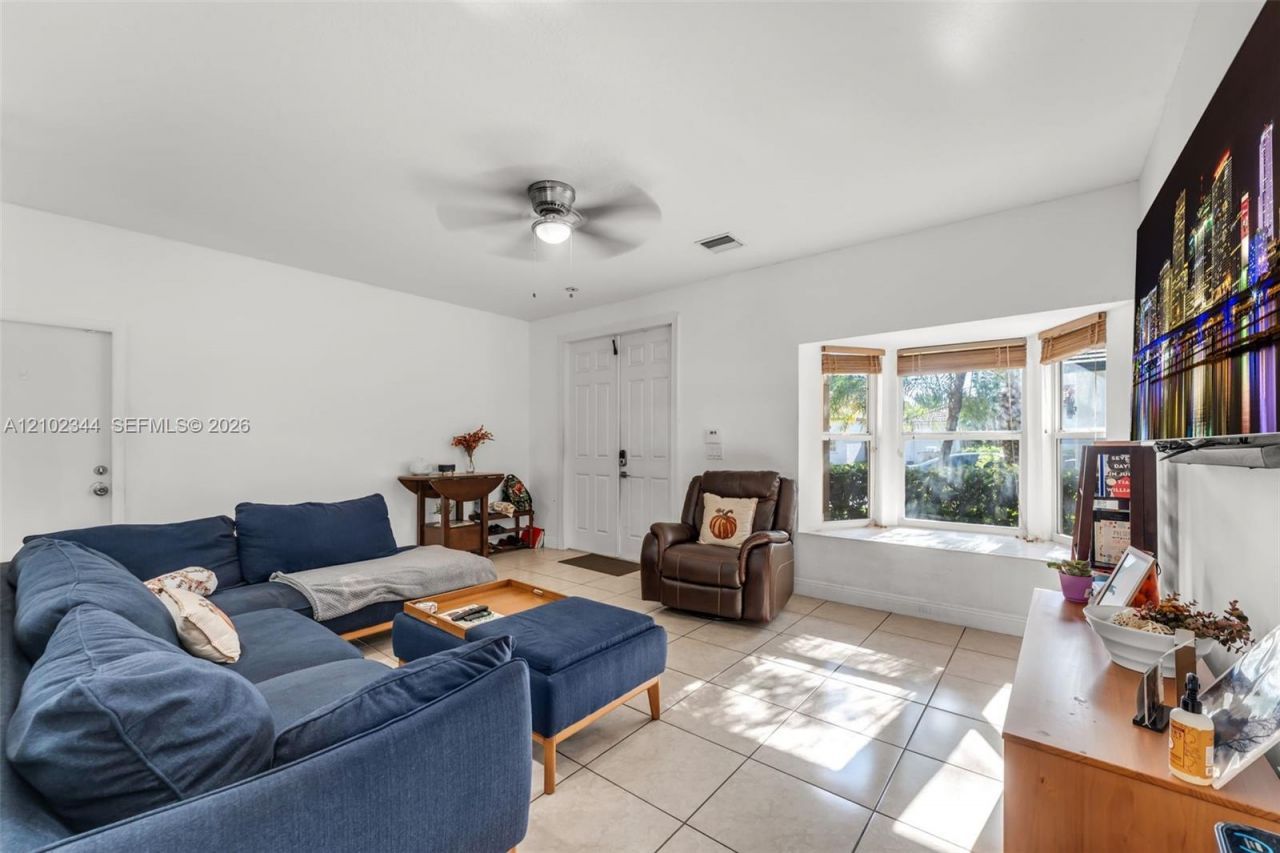 9064 SW 215th Ter, Cutler Bay, FL 33189 Photo