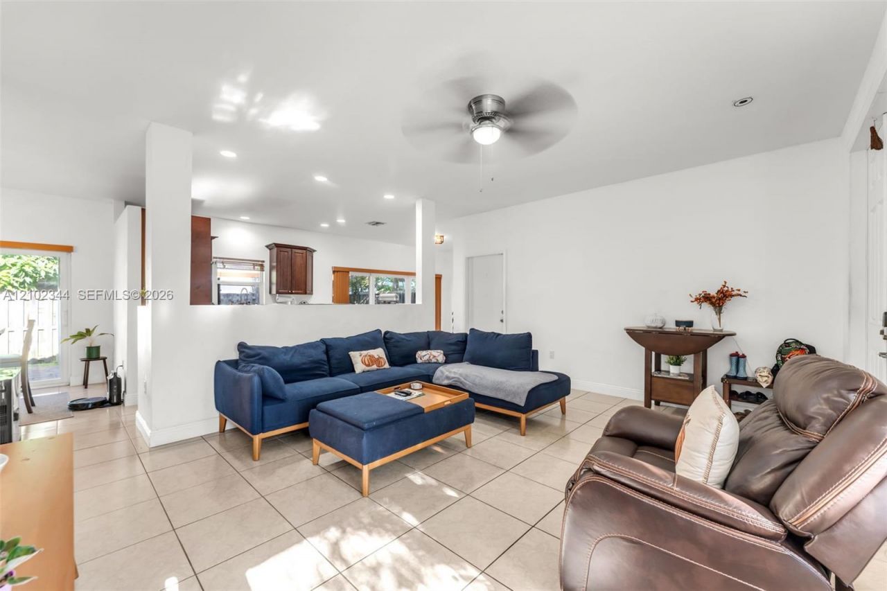 9064 SW 215th Ter, Cutler Bay, FL 33189 Photo