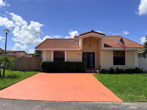 Hialeah, FL 33015