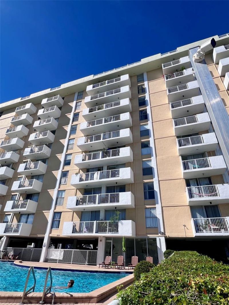 2020 NE 135th St , Unit 810, North Miami, FL 33181 Photo