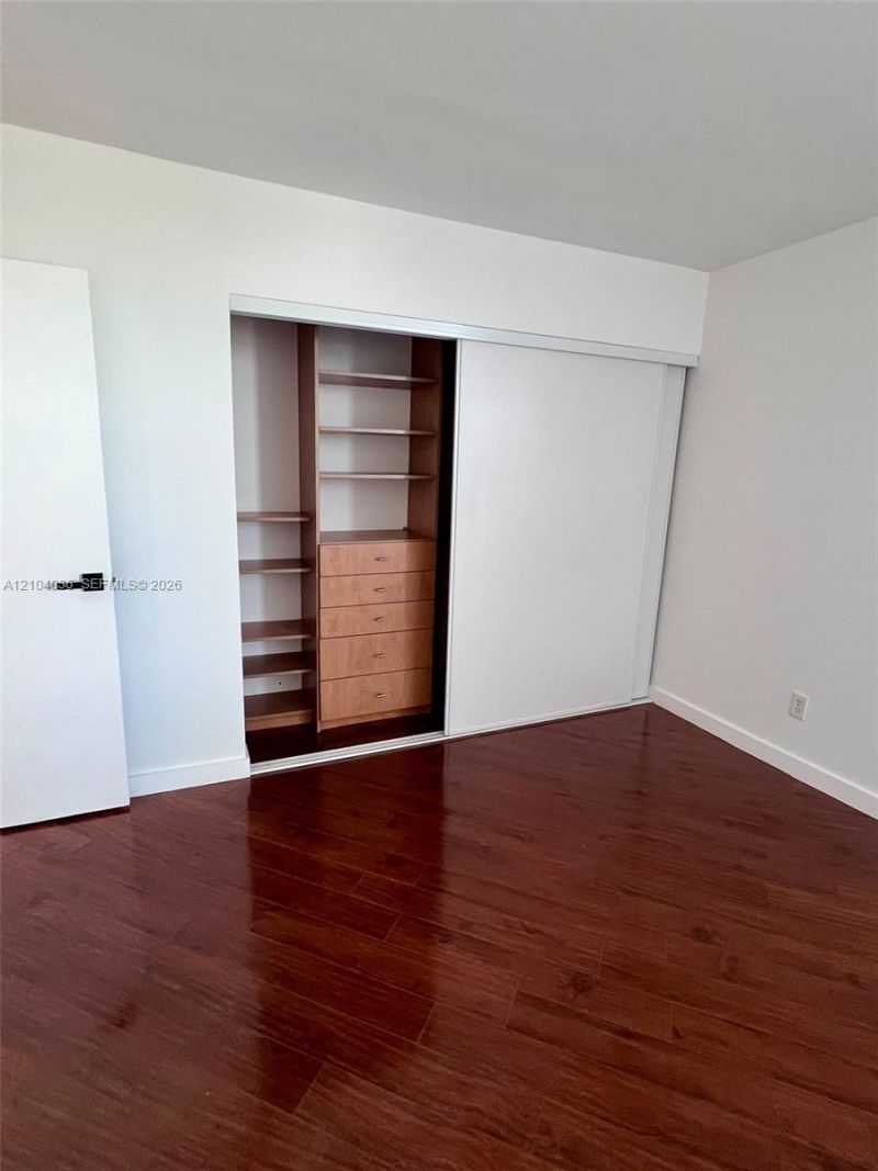 2020 NE 135th St , Unit 810, North Miami, FL 33181 Photo