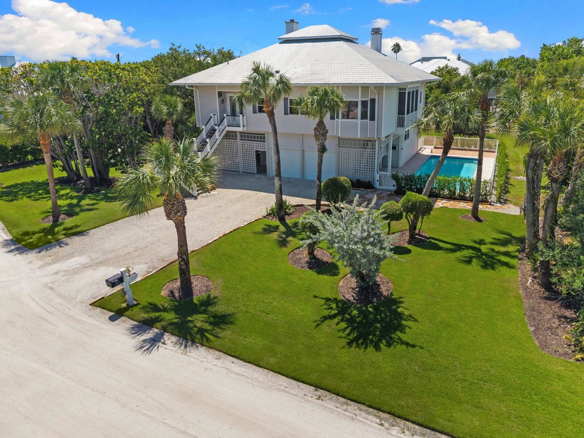 475 Las Tiendas Ln, Sanibel, FL 33957 Photo