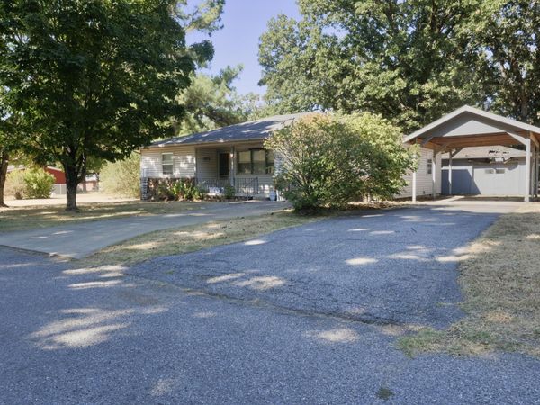 1314 S Mill Street , Grove, OK 74344