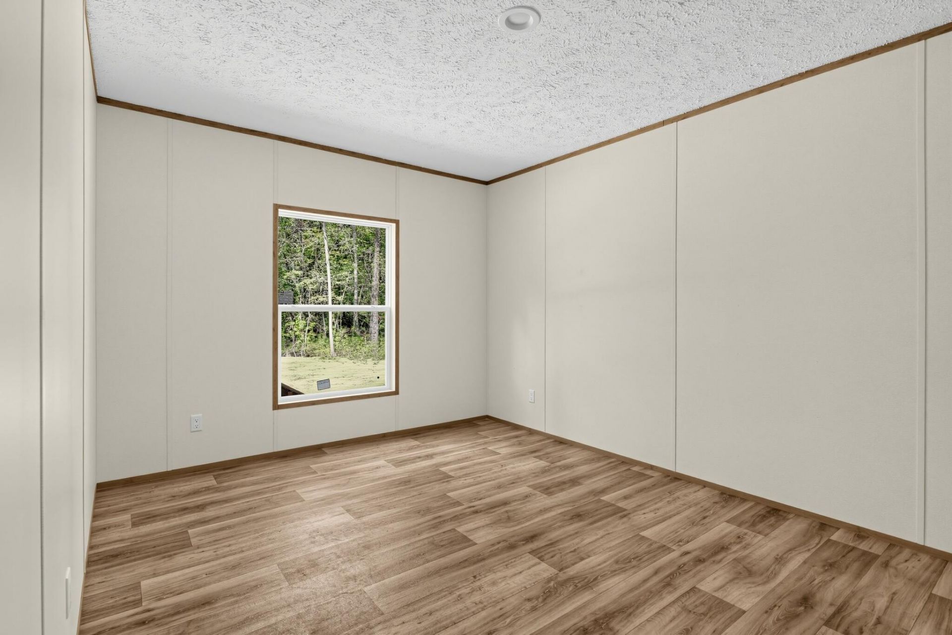 624 2 Church Road Photo 11