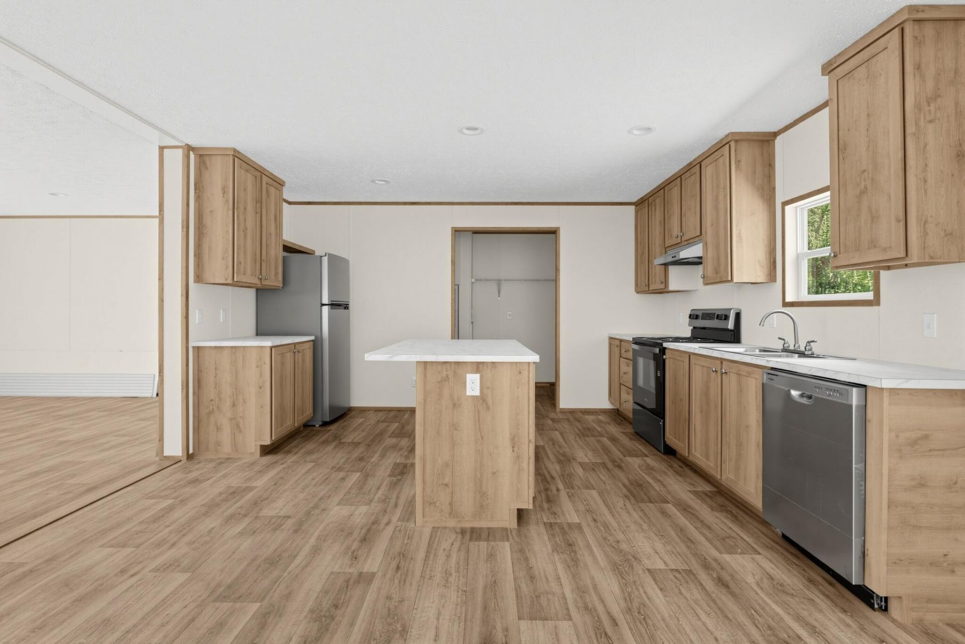 624 2 Church Road Photo 6