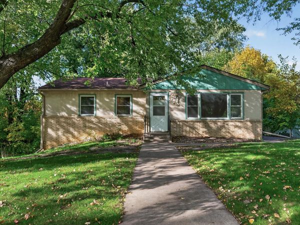 2695 Maryland Avenue E, Maplewood, MN 55119