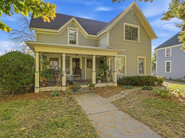 212 6th Street E, Northfield, MN 55057