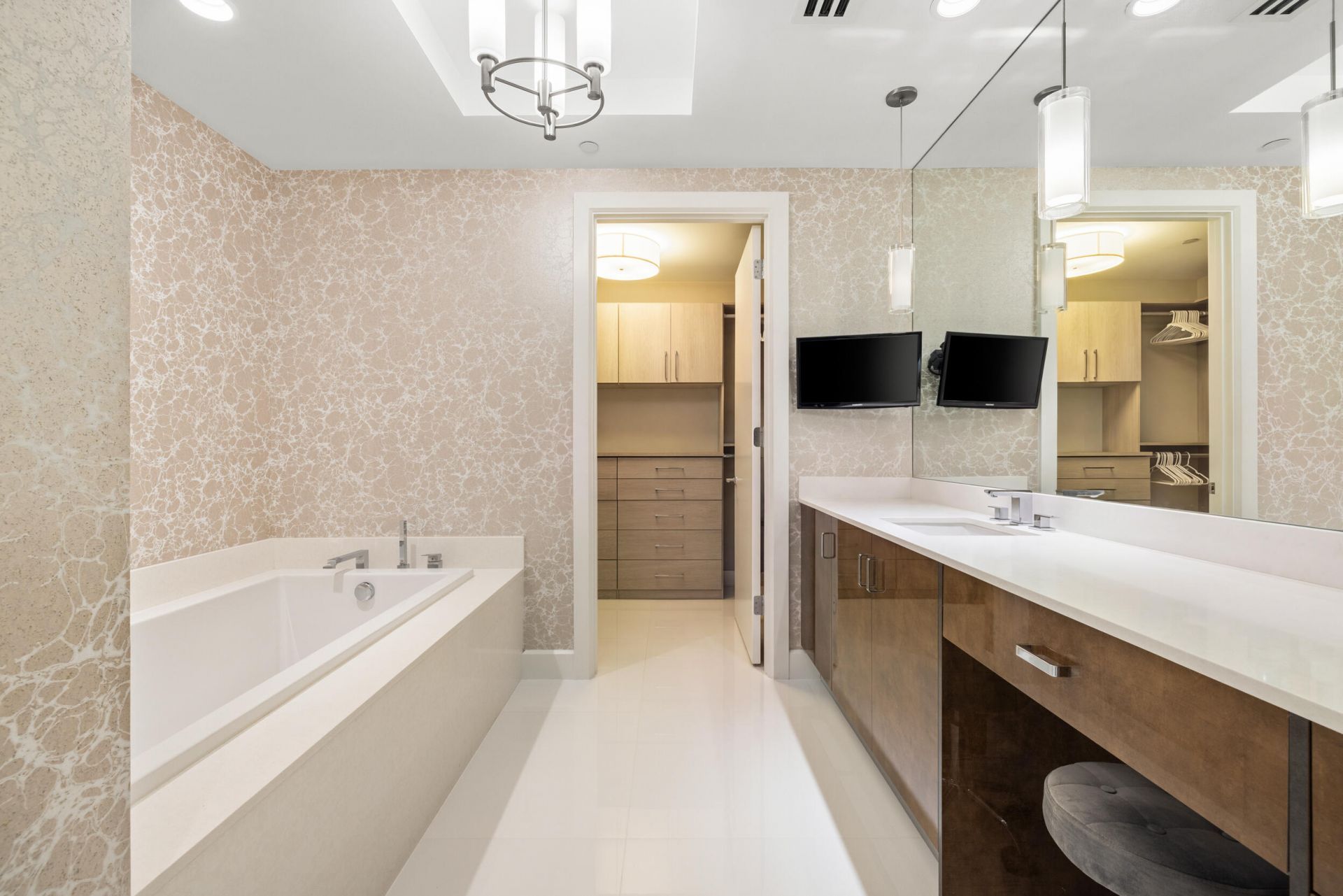 2700 Donald Ross Road, Unit 303, Palm Beach Gardens, FL 33410 Photo
