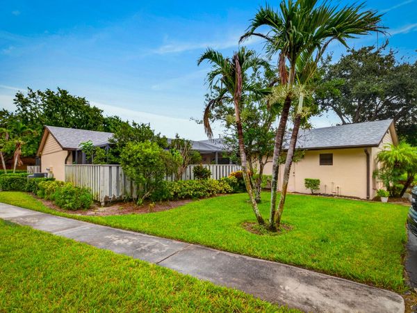1435 Captains Walk, Fort Pierce, FL 34950