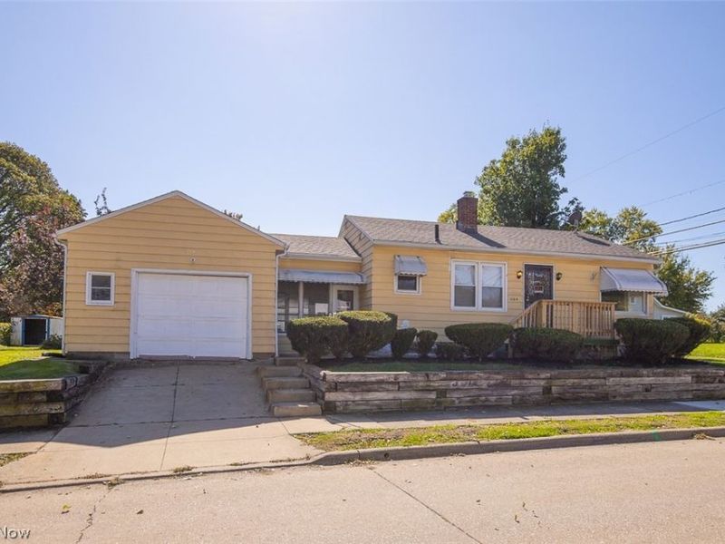1164 Wyley Avenue, Akron, OH 44306 Photo 2