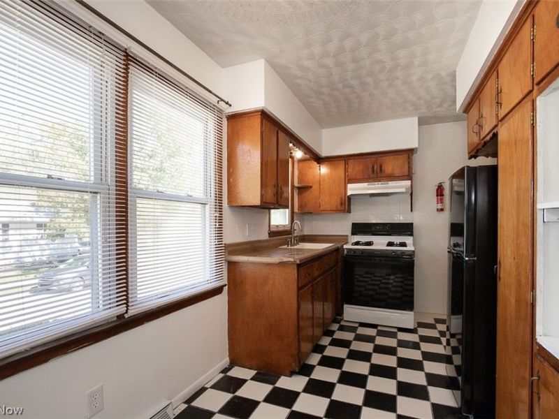 1164 Wyley Avenue, Akron, OH 44306 Photo 7