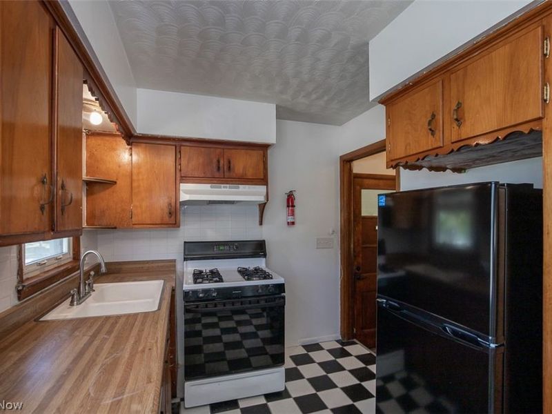 1164 Wyley Avenue, Akron, OH 44306 Photo 8