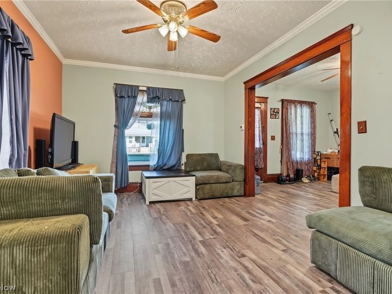 323 E Prospect Street, Girard, OH 44420 Photo 8