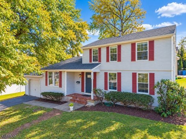 32 Smith St, Metuchen, NJ 08840
