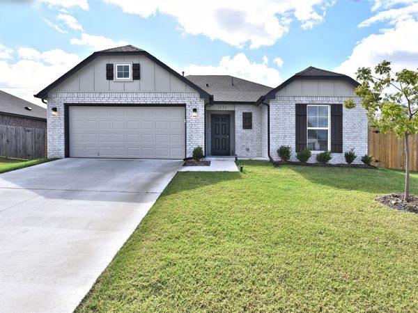1656 E 140th Place, Glenpool, OK 74033