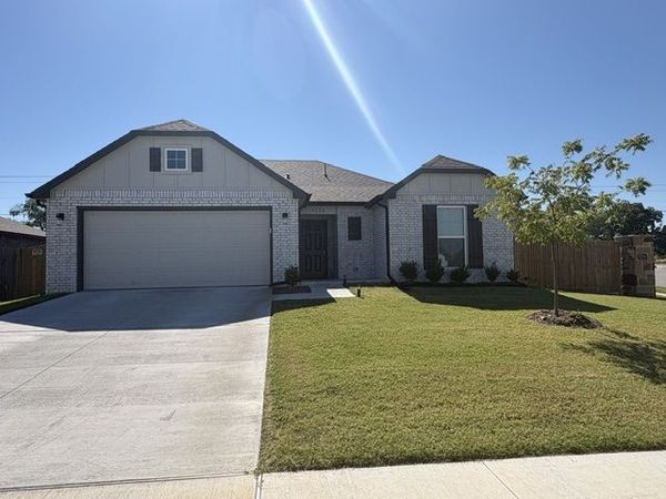 1656 E 140th Place, Glenpool, OK 74033