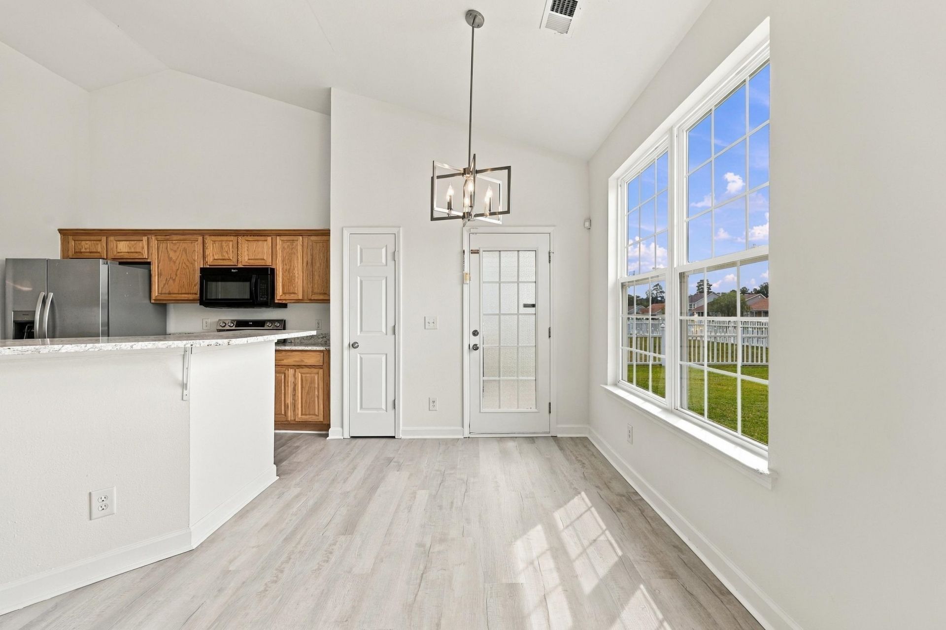 172 Zinnia Dr. Photo 10