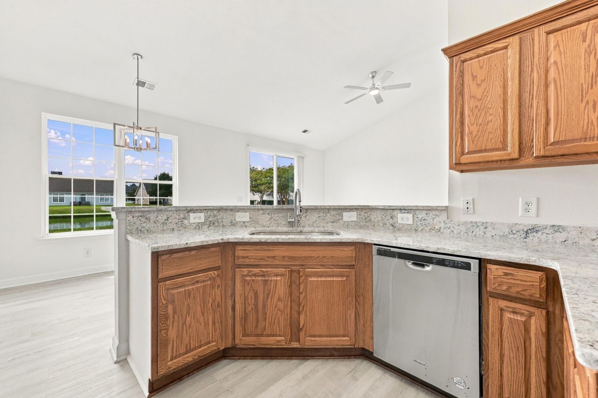 172 Zinnia Dr. Photo 11