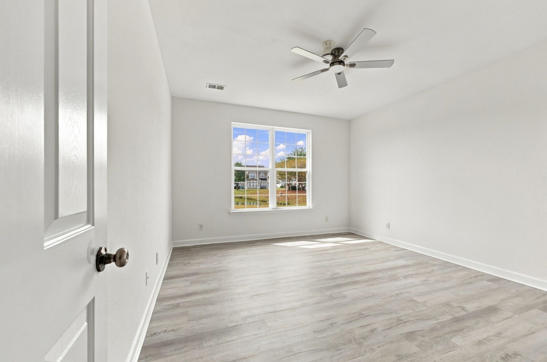 172 Zinnia Dr. Photo 13