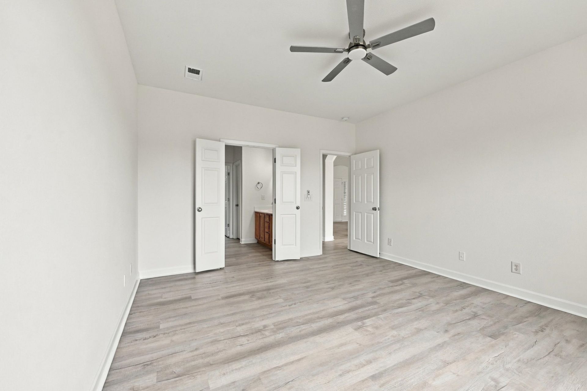 172 Zinnia Dr. Photo 14