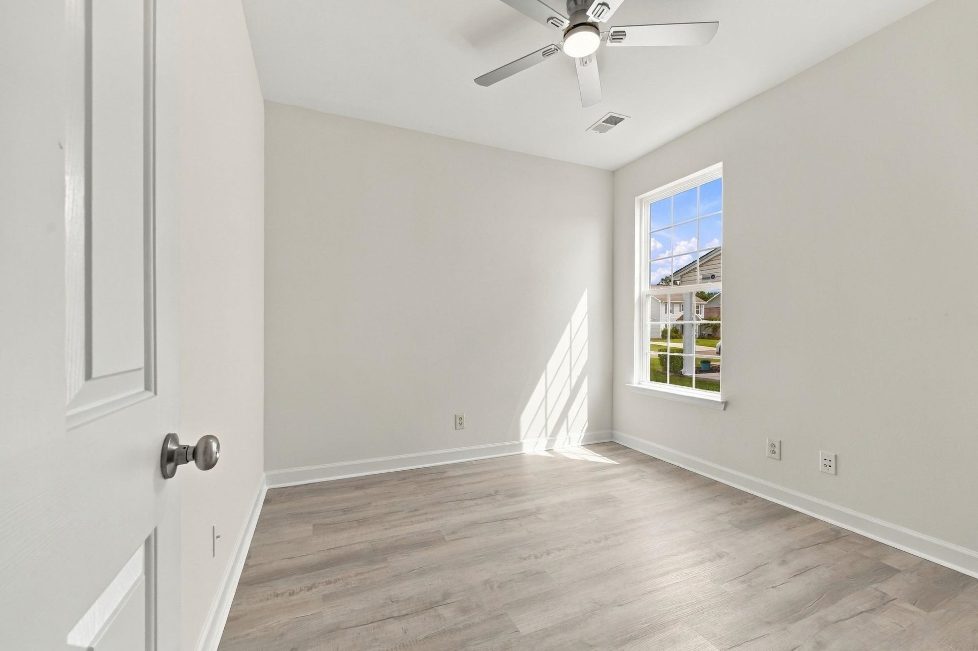 172 Zinnia Dr. Photo 16