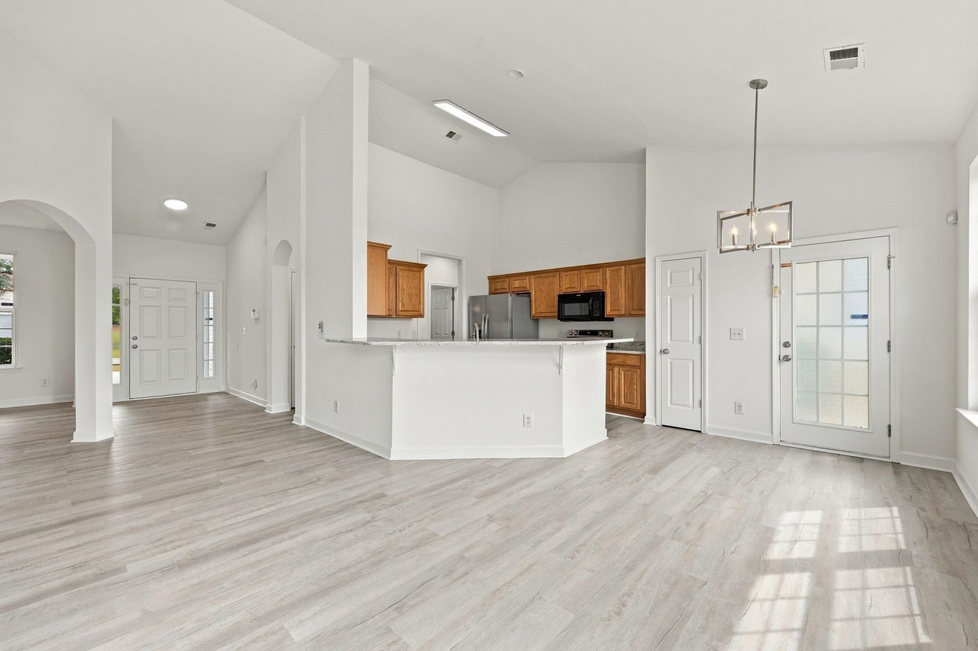 172 Zinnia Dr. Photo 9