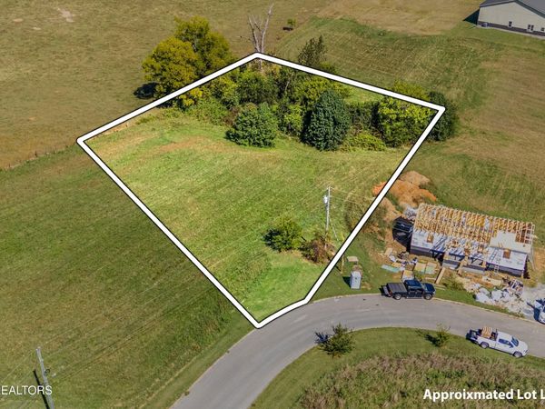 242 Pocahontas Lane, Unit 12, Rutledge, TN 37861